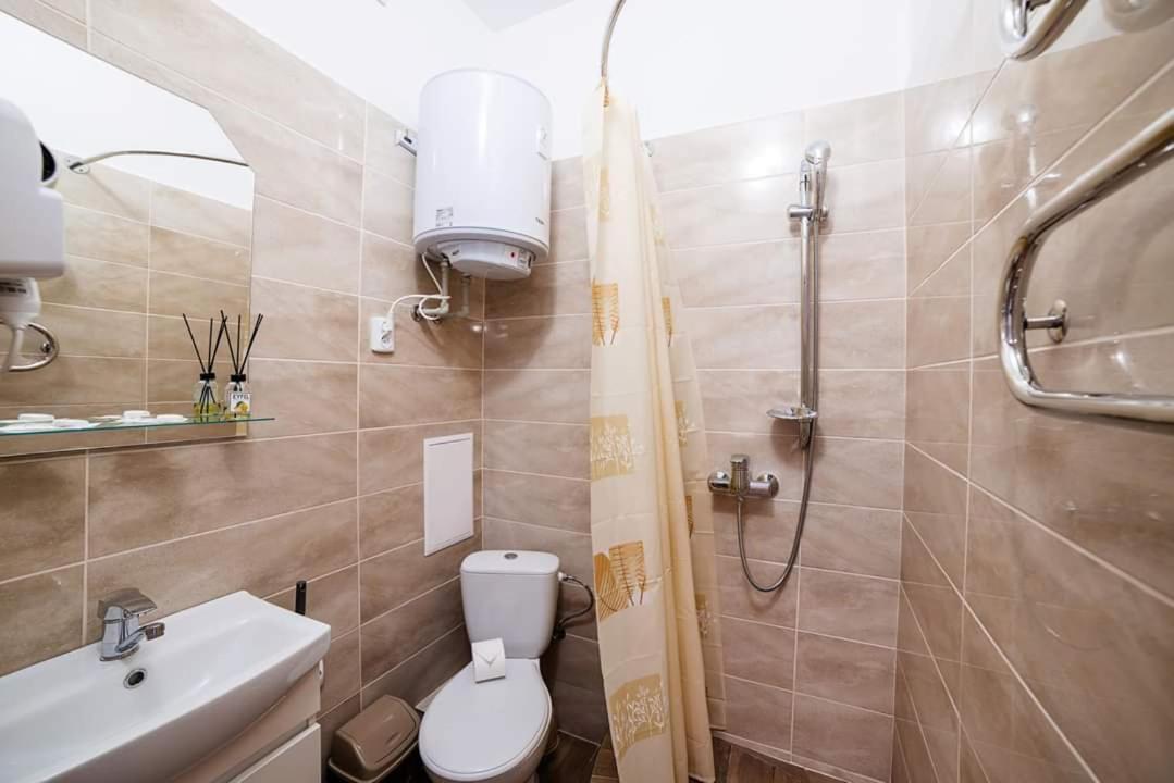 Затишні Смарт-Квартири В Історичному Центрі! Apartment Uzhhorod Exterior photo