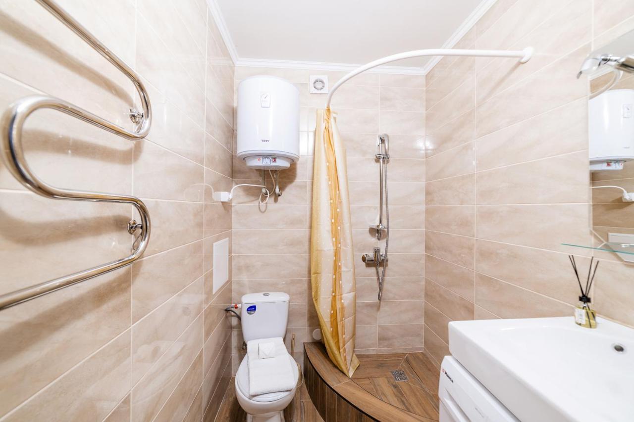 Затишні Смарт-Квартири В Історичному Центрі! Apartment Uzhhorod Exterior photo